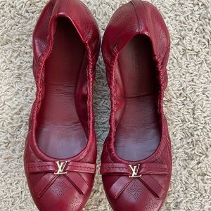 Louis Vuitton Mahina Elba in dark red, size 39